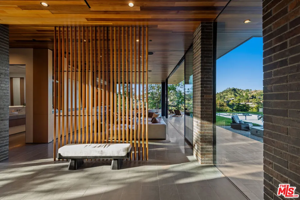 9705 Oak Pass Road Beverly Hills, CA 90210