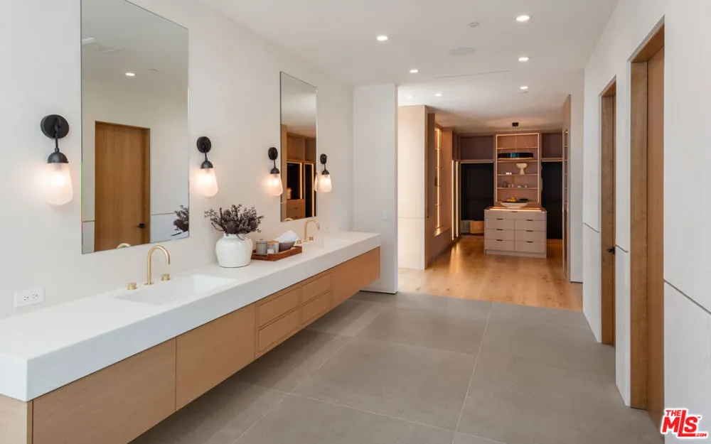 9705 Oak Pass Road Beverly Hills, CA 90210