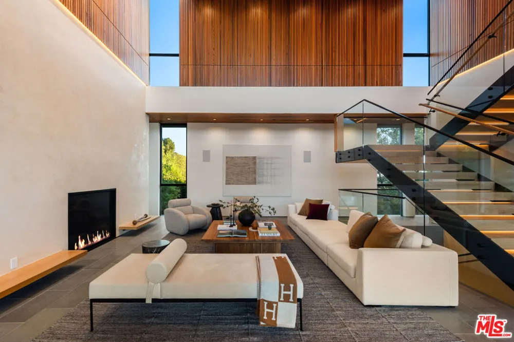 9705 Oak Pass Road Beverly Hills, CA 90210