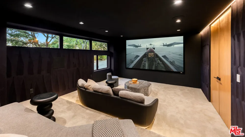 9705 Oak Pass Road Beverly Hills, CA 90210