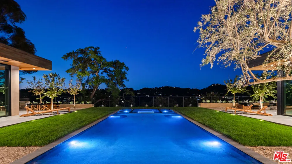 9705 Oak Pass Road Beverly Hills, CA 90210