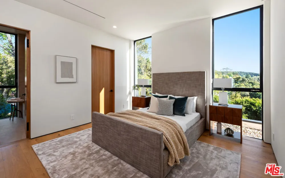 9705 Oak Pass Road Beverly Hills, CA 90210