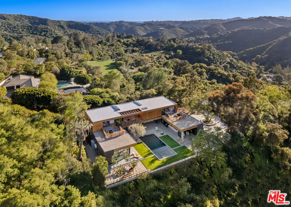 9705 Oak Pass Road Beverly Hills, CA 90210