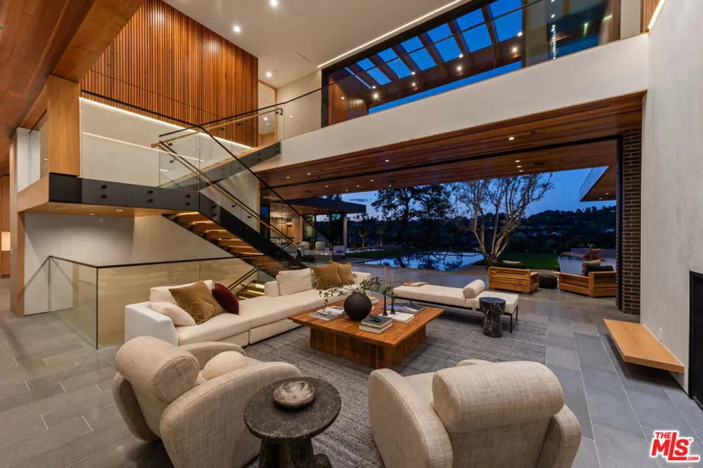 9705 Oak Pass Road Beverly Hills, CA 90210
