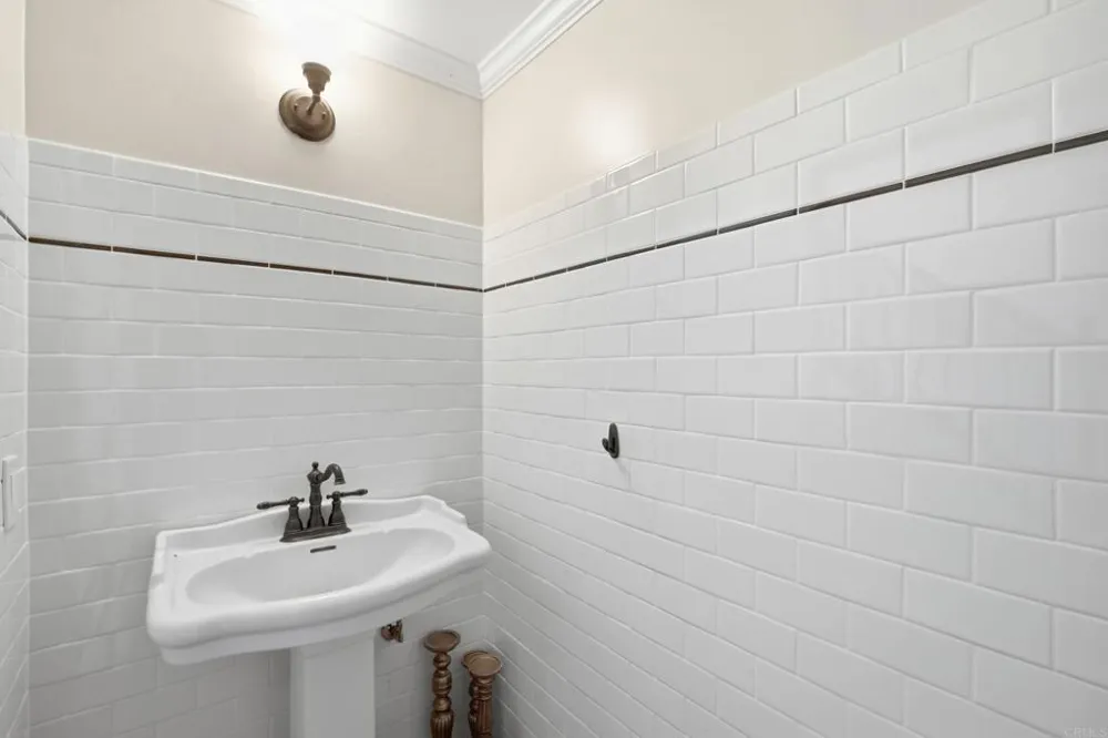 8346 Via Sonoma #D La Jolla, CA 92037