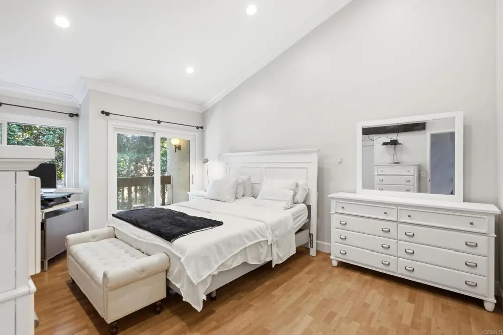 8346 Via Sonoma #D La Jolla, CA 92037