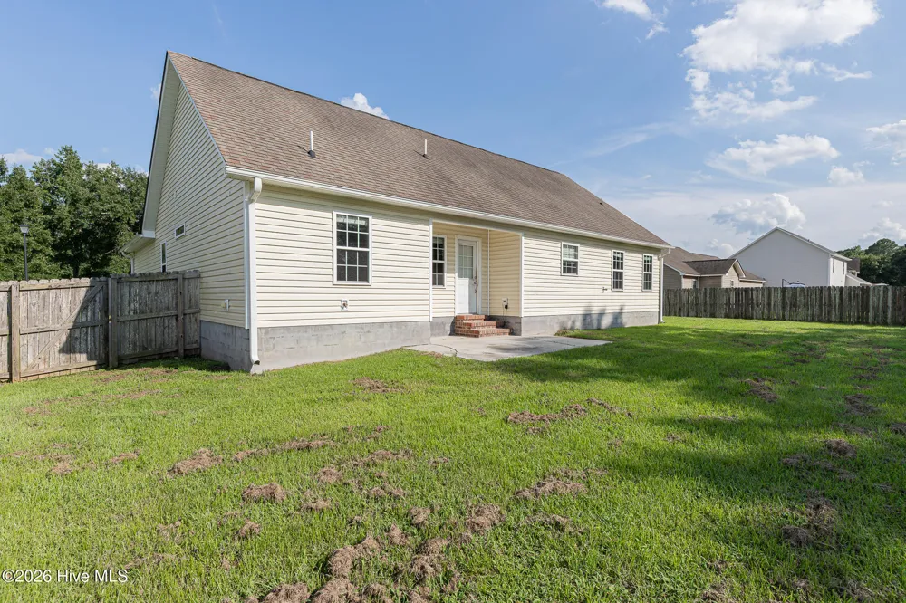 131 Louie Lane Jacksonville, NC 28540