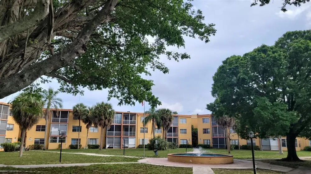 4344 NW 9TH AVENUE #11-1B Deerfield Beach, FL 33064