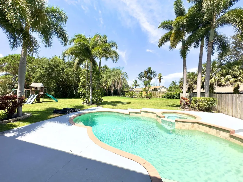 1118 Fosters Mill Drive Boynton Beach, FL 33436