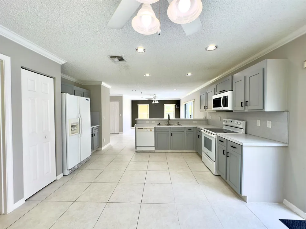 1118 Fosters Mill Drive Boynton Beach, FL 33436