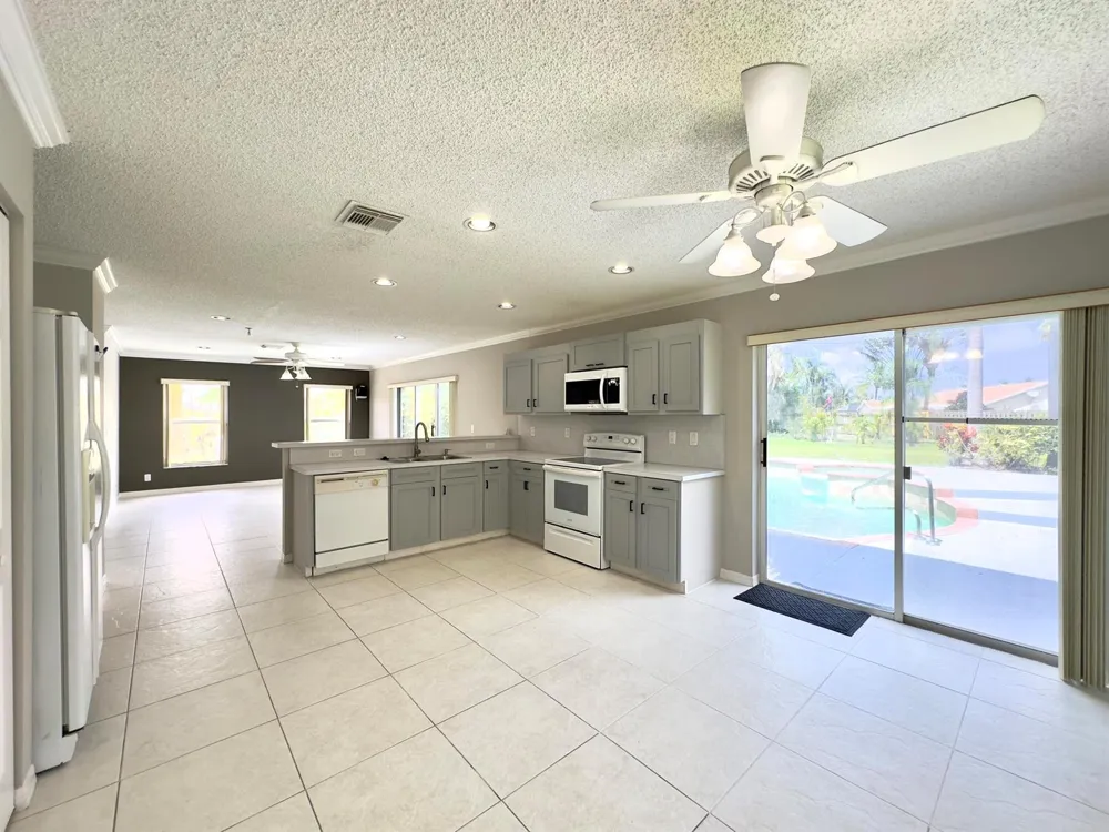 1118 Fosters Mill Drive Boynton Beach, FL 33436