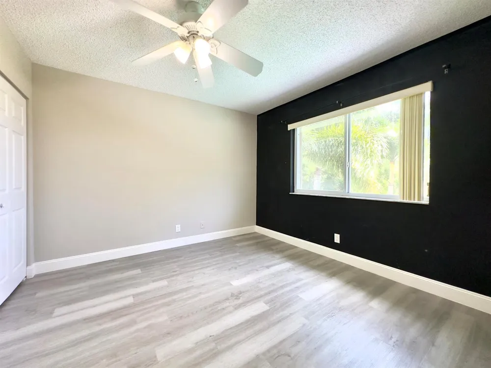 1118 Fosters Mill Drive Boynton Beach, FL 33436
