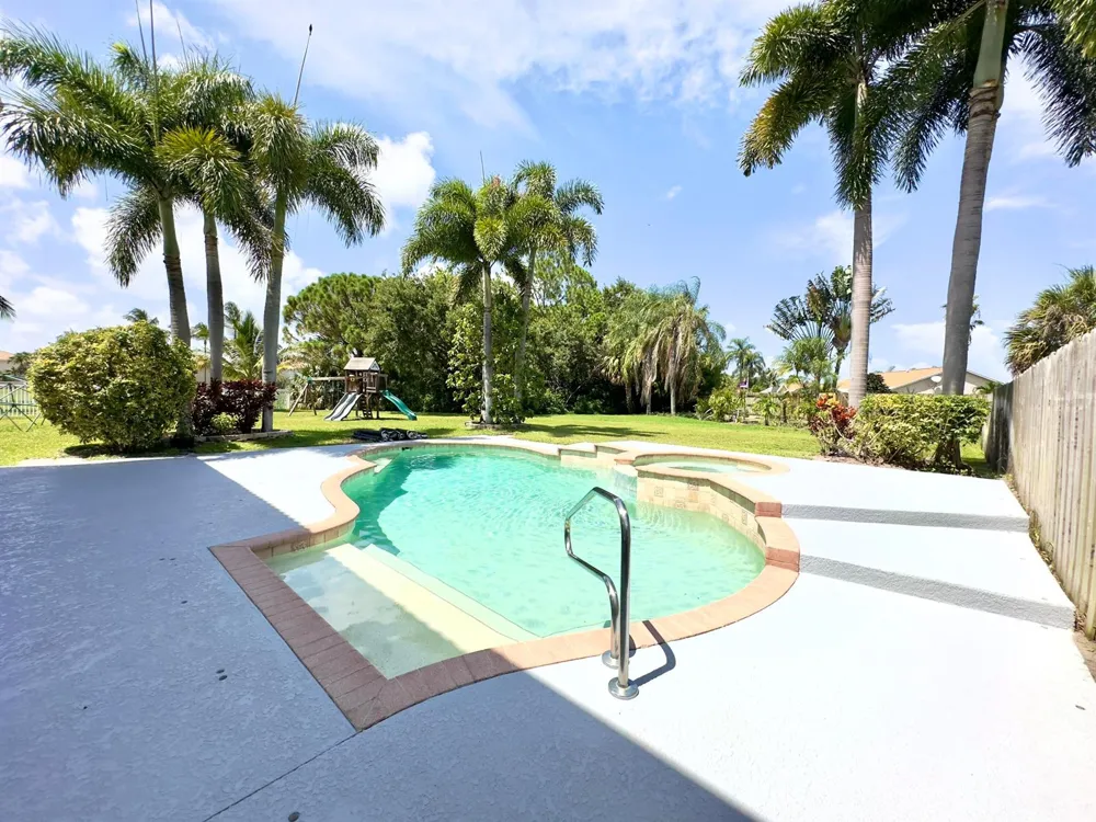 1118 Fosters Mill Drive Boynton Beach, FL 33436