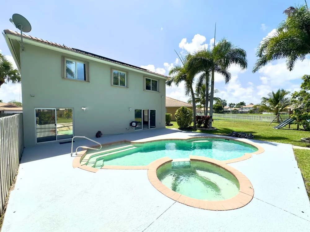 1118 Fosters Mill Drive Boynton Beach, FL 33436
