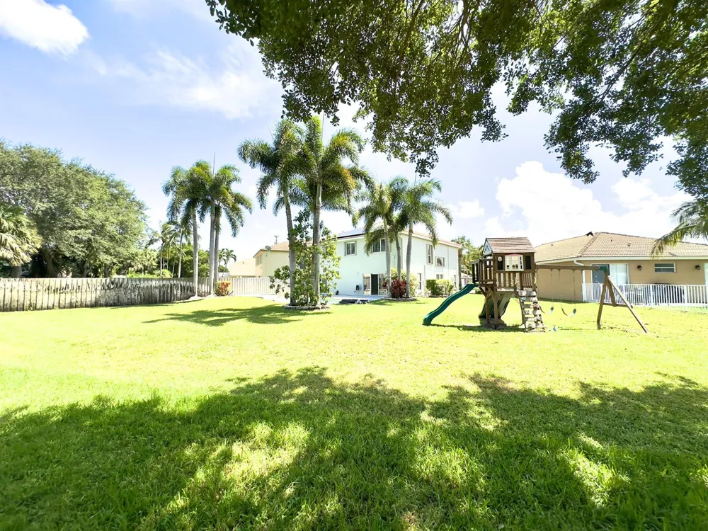1118 Fosters Mill Drive Boynton Beach, FL 33436