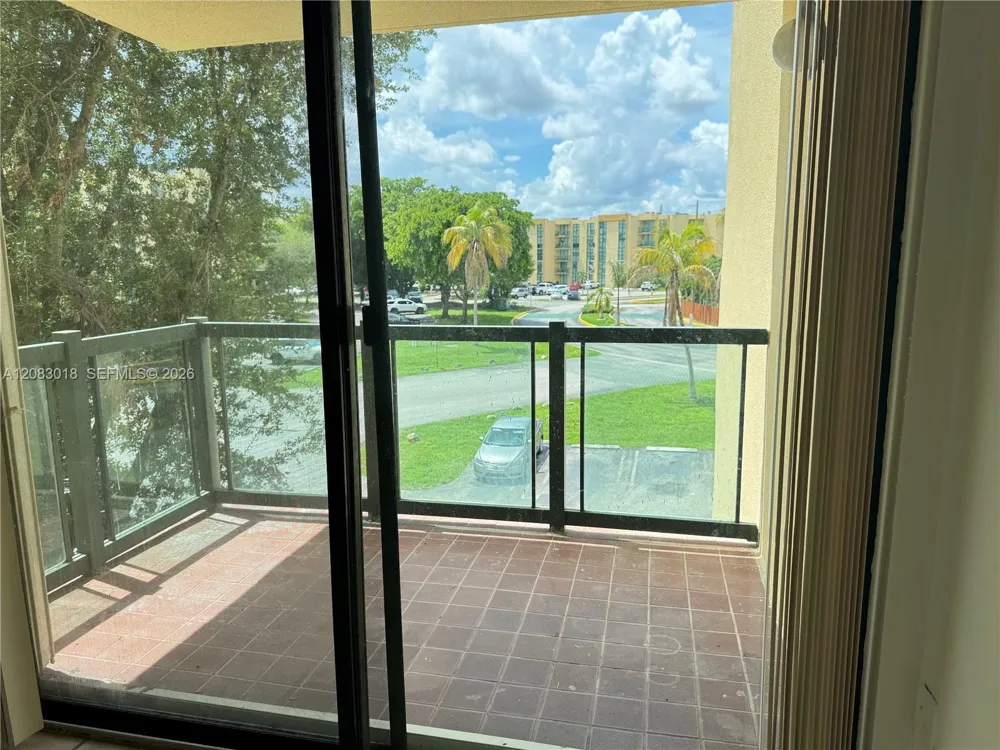 11780 SW 18th St #307-2 Miami, FL 33175