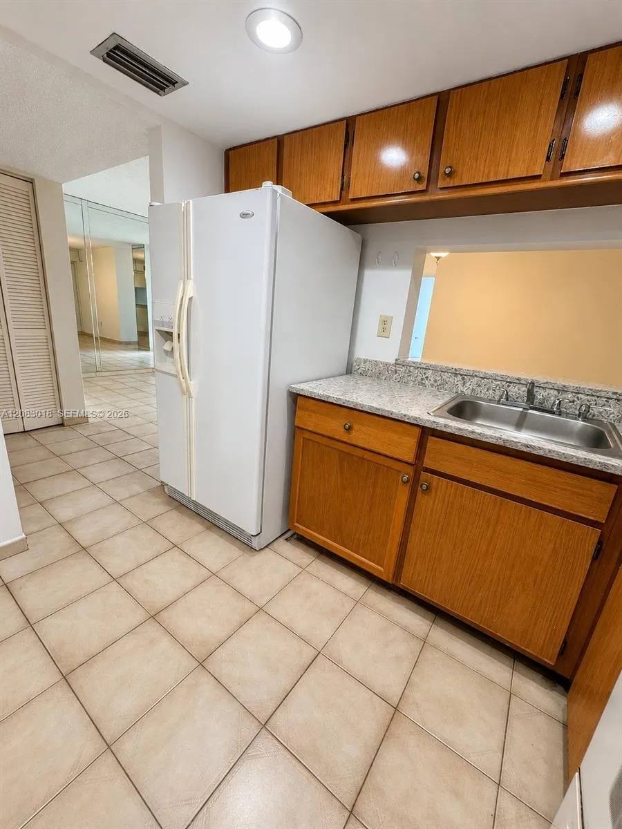 11780 SW 18th St #307-2 Miami, FL 33175