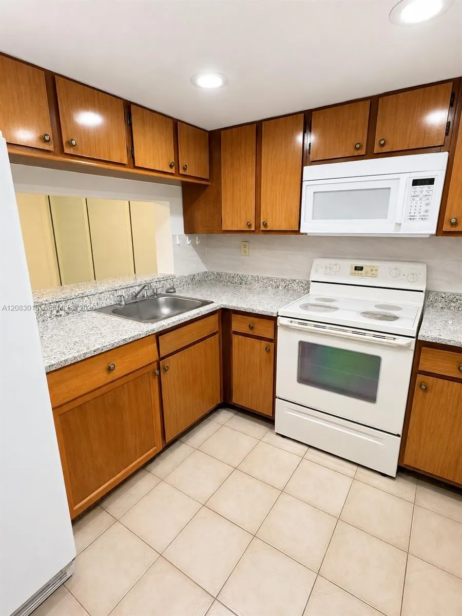 11780 SW 18th St #307-2 Miami, FL 33175