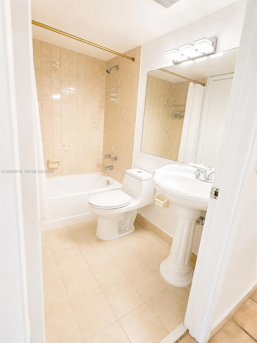 11780 SW 18th St #307-2 Miami, FL 33175