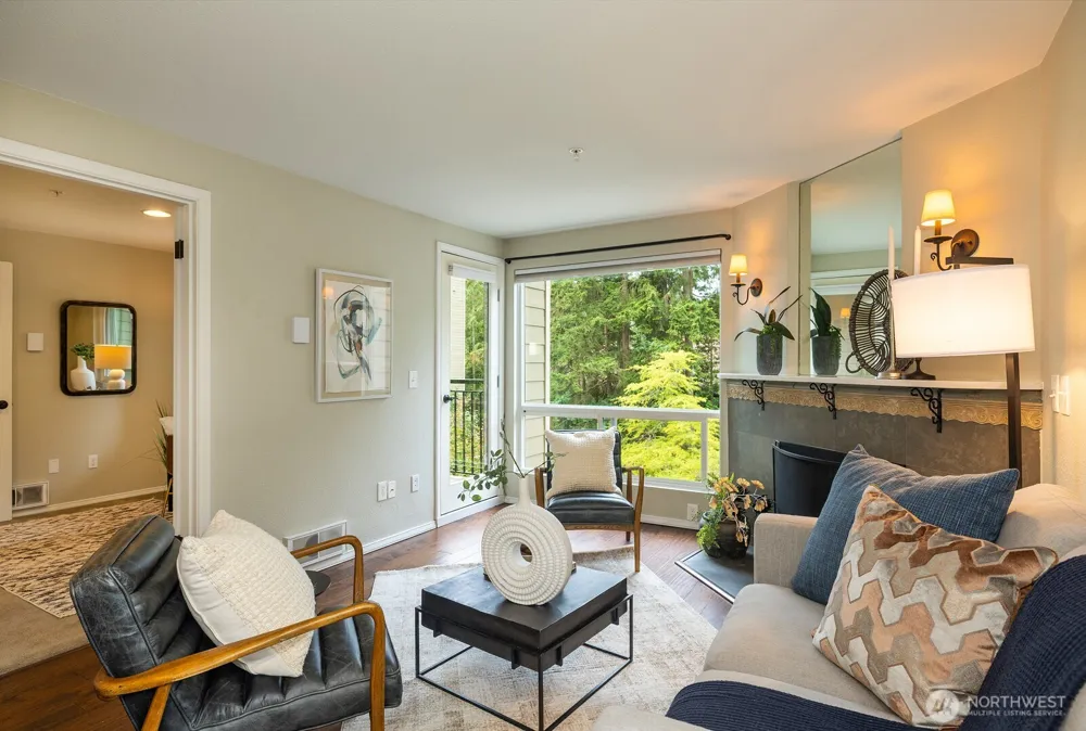 823 161st Place #302 Seattle, WA 98133