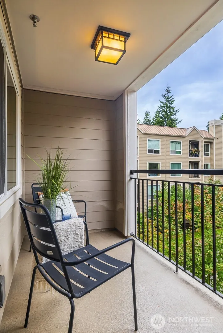823 161st Place #302 Seattle, WA 98133