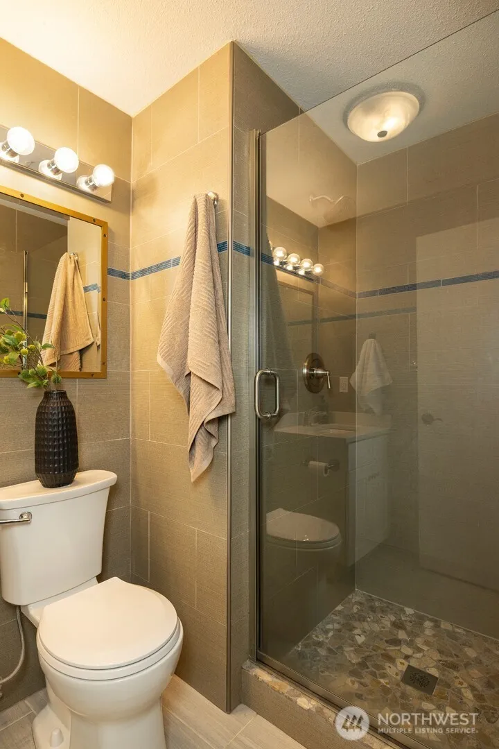 823 161st Place #302 Seattle, WA 98133