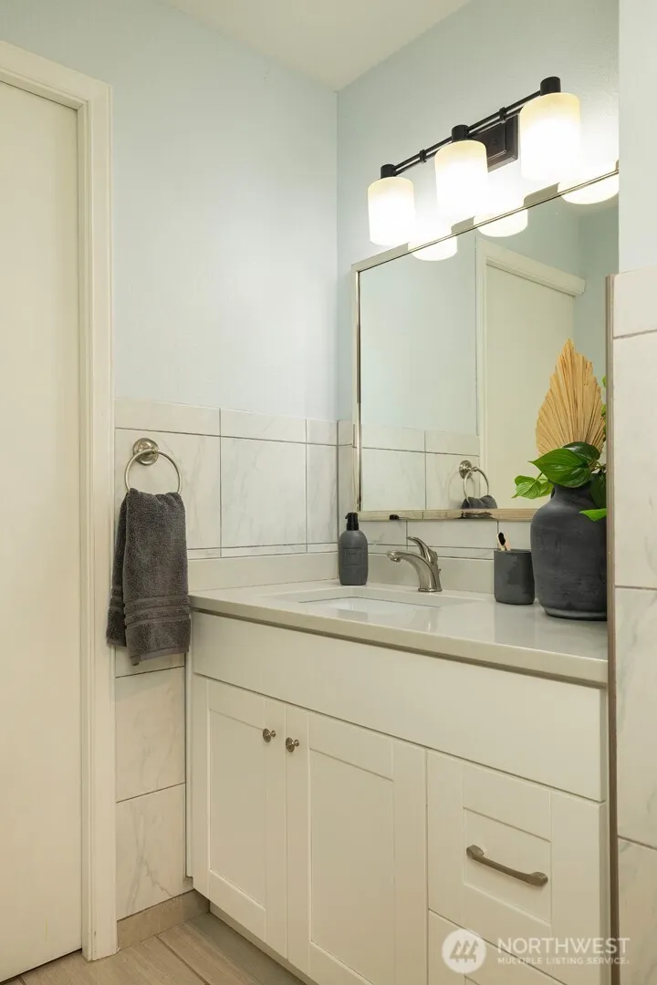 823 161st Place #302 Seattle, WA 98133