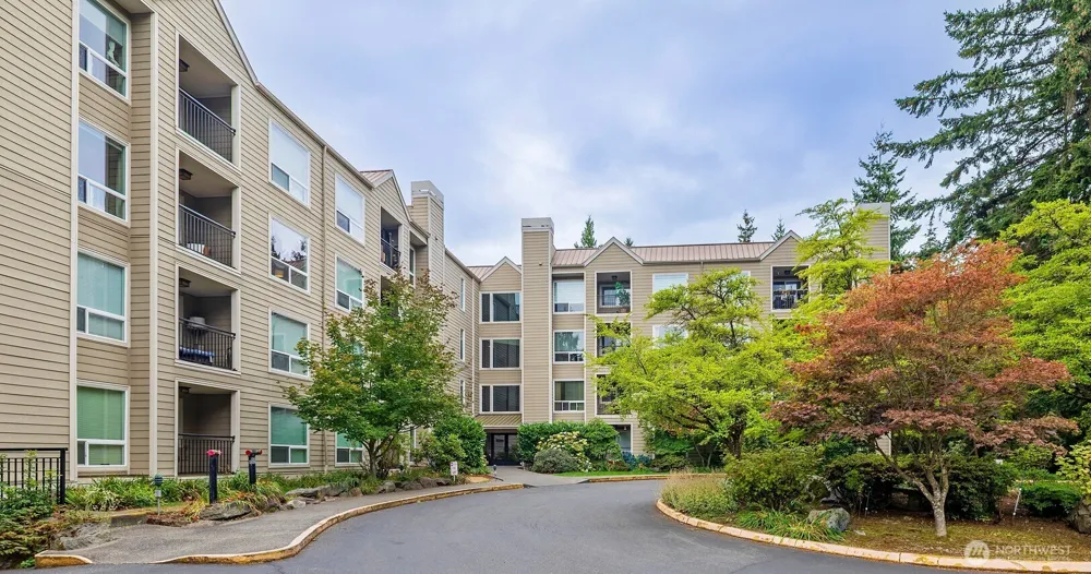 823 161st Place #302 Seattle, WA 98133