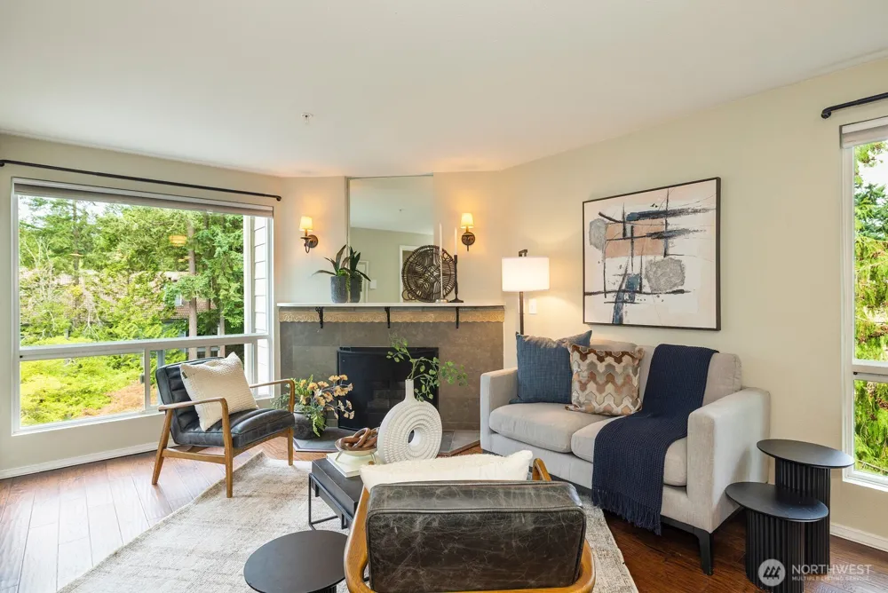 823 161st Place #302 Seattle, WA 98133