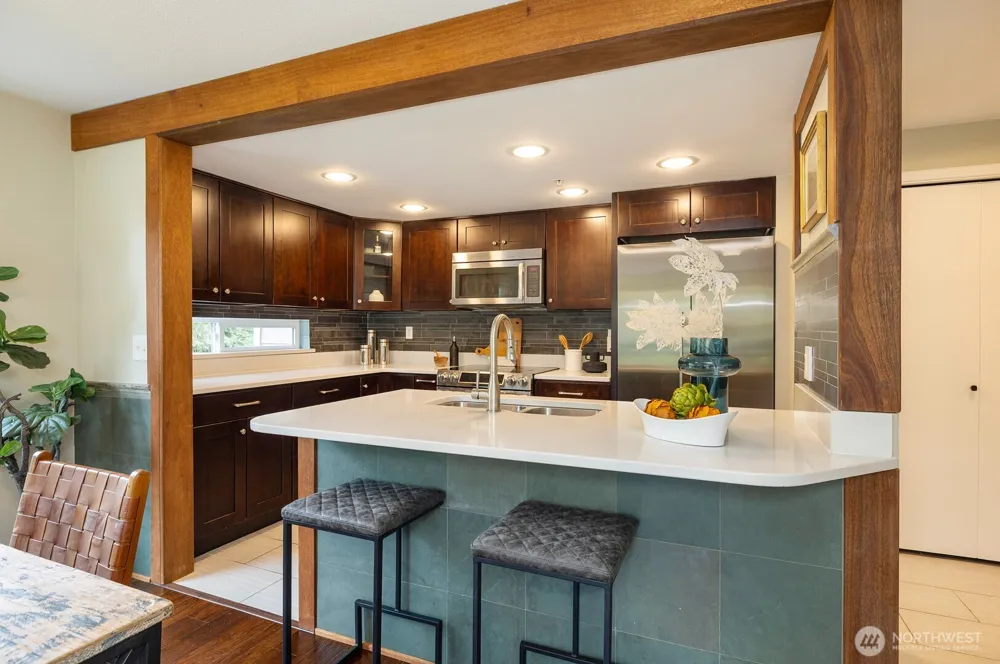 823 161st Place #302 Seattle, WA 98133