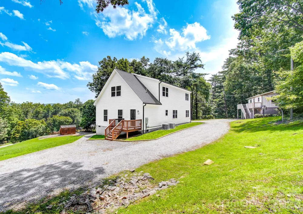 182 Ellerslie Acre Hendersonville, NC 28739