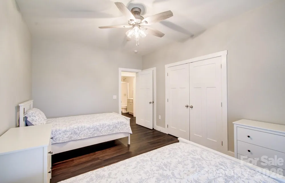 182 Ellerslie Acre Hendersonville, NC 28739
