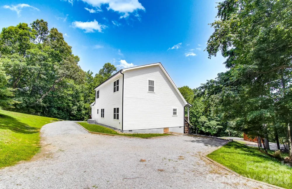 182 Ellerslie Acre Hendersonville, NC 28739