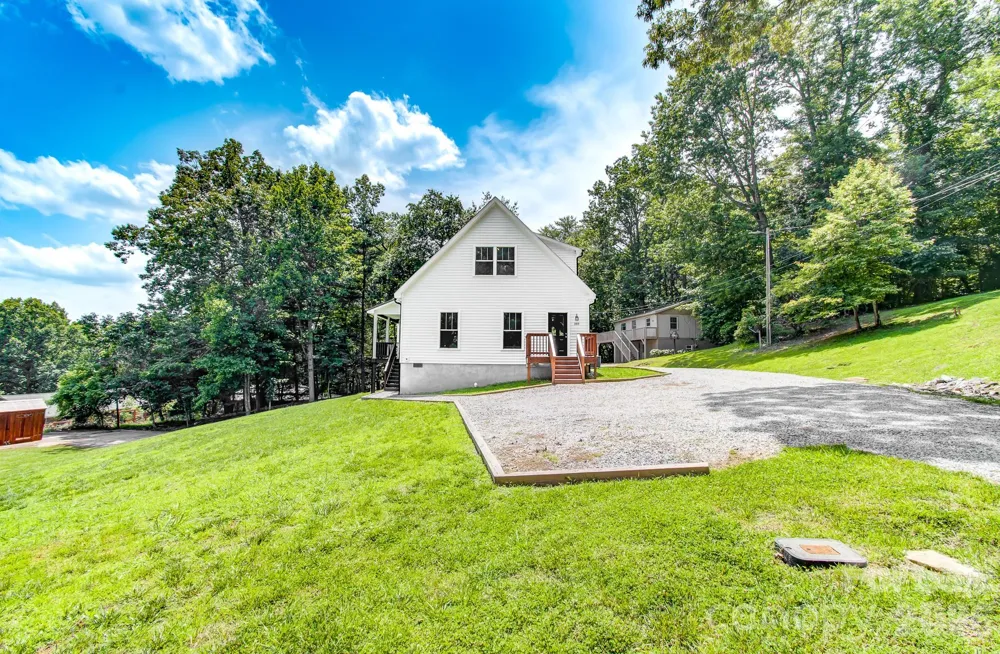 182 Ellerslie Acre Hendersonville, NC 28739