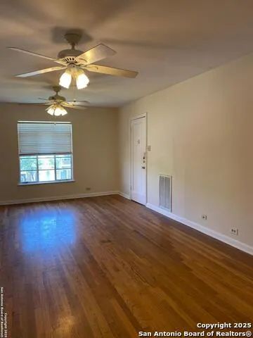 152 TERRELL RD Unit 4 Alamo Heights, TX 78209