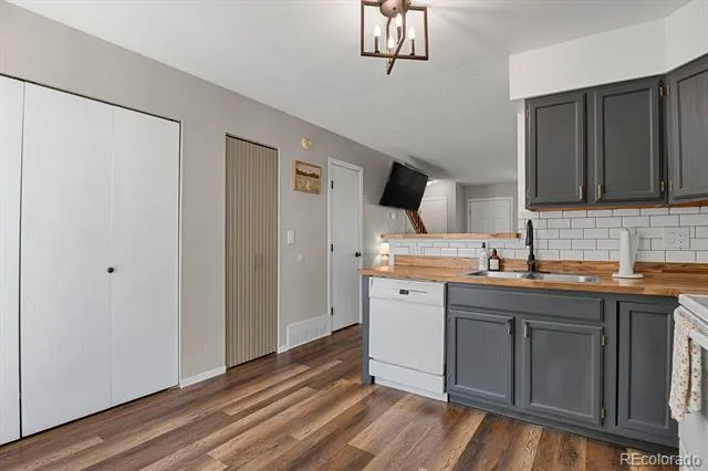 3166 Vail Pass Drive Colorado Springs, CO 80917