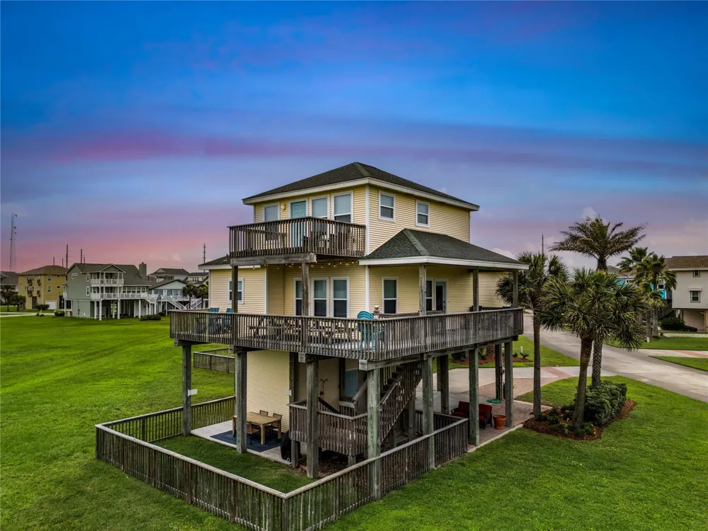 4114 Courageous Lane Galveston, TX 77554