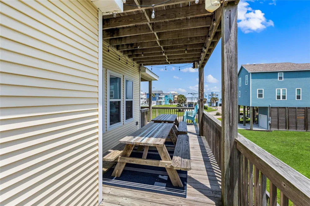 4114 Courageous Lane Galveston, TX 77554