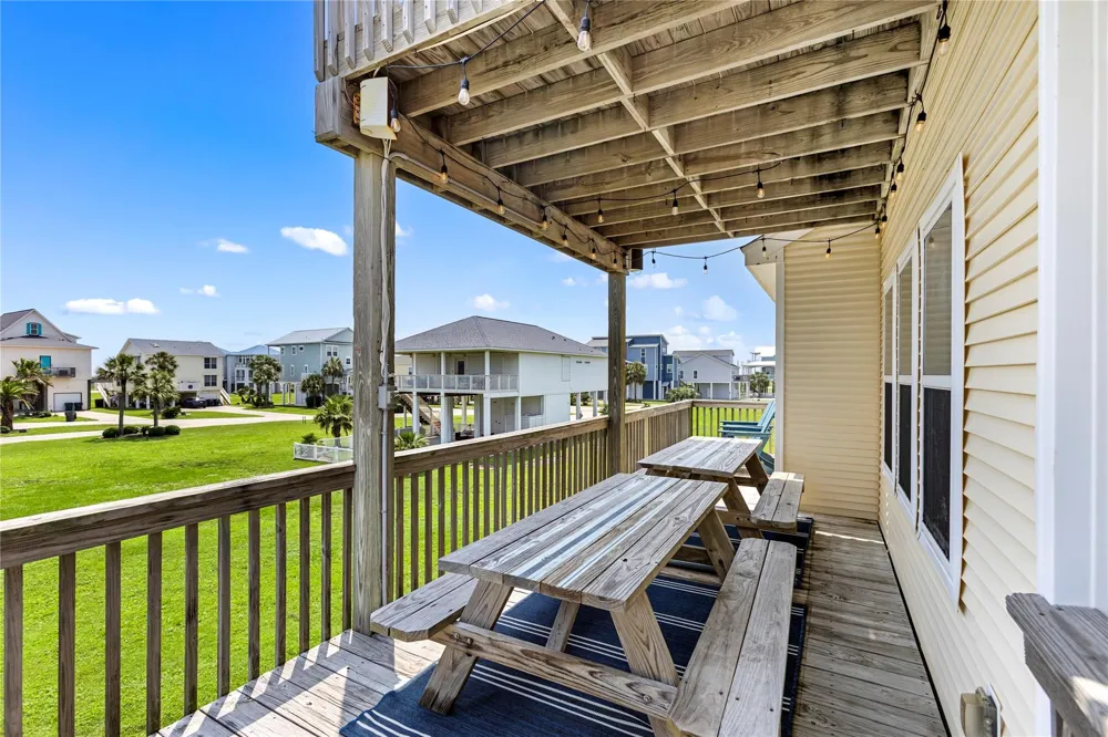 4114 Courageous Lane Galveston, TX 77554