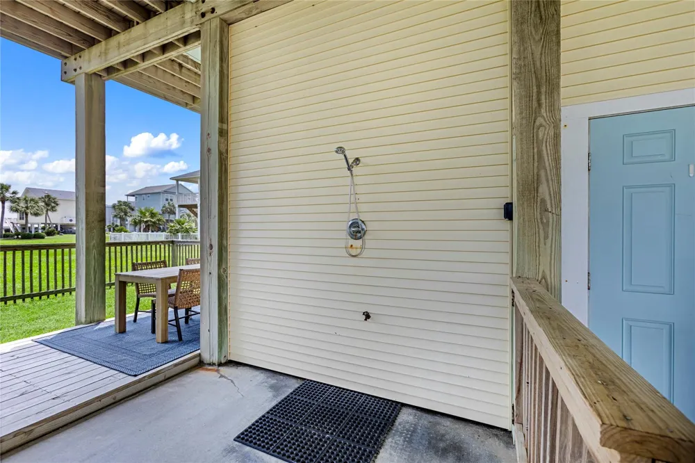 4114 Courageous Lane Galveston, TX 77554