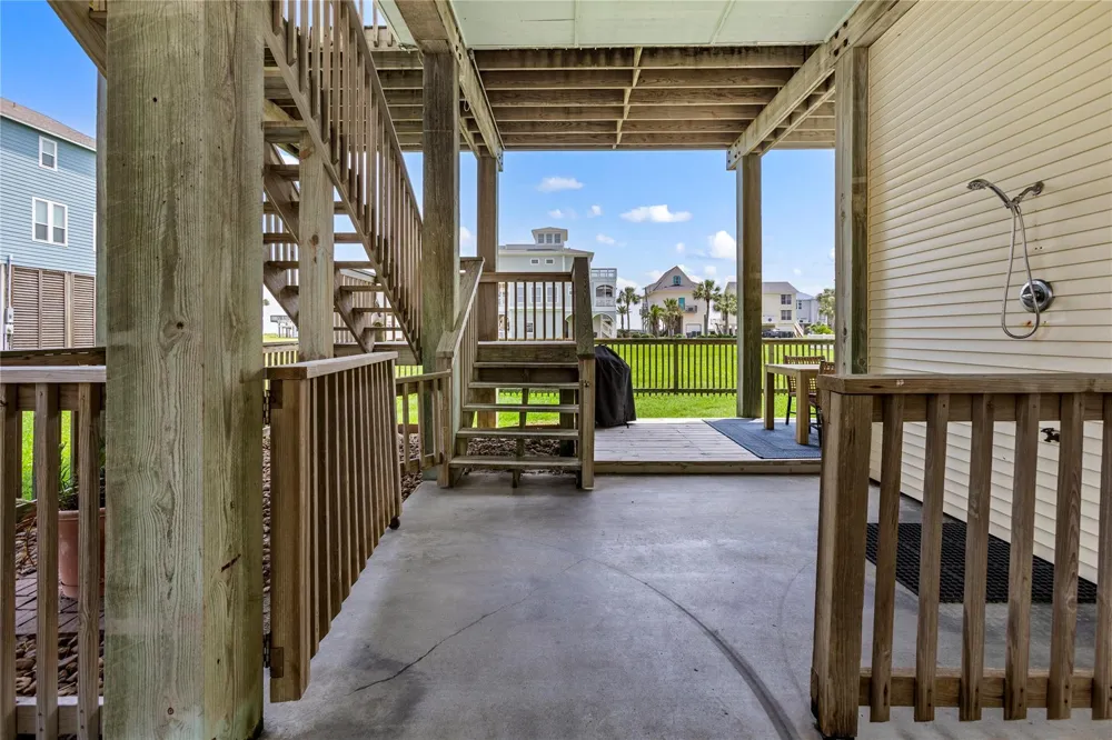 4114 Courageous Lane Galveston, TX 77554