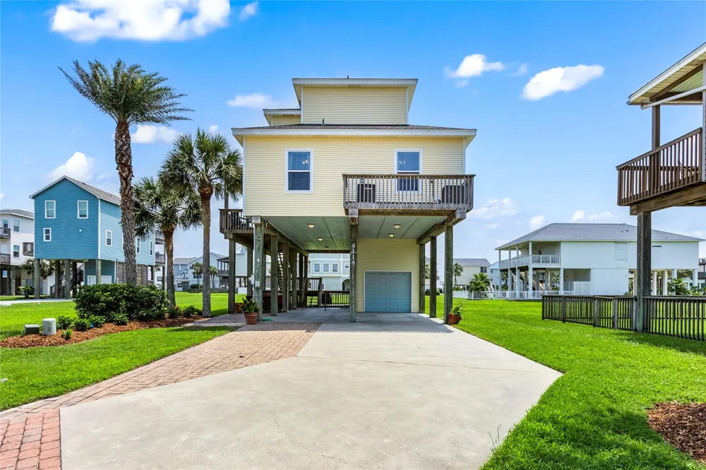 4114 Courageous Lane Galveston, TX 77554