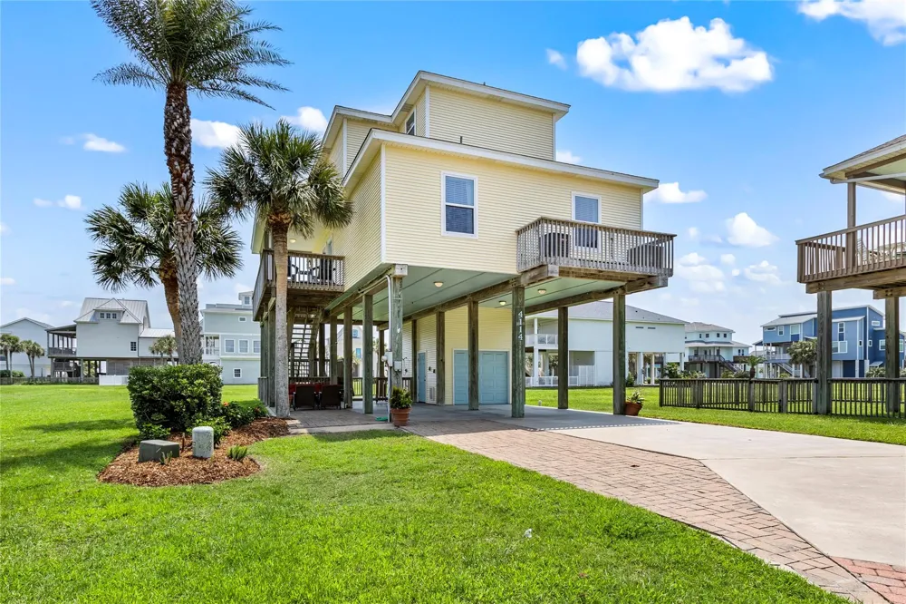 4114 Courageous Lane Galveston, TX 77554