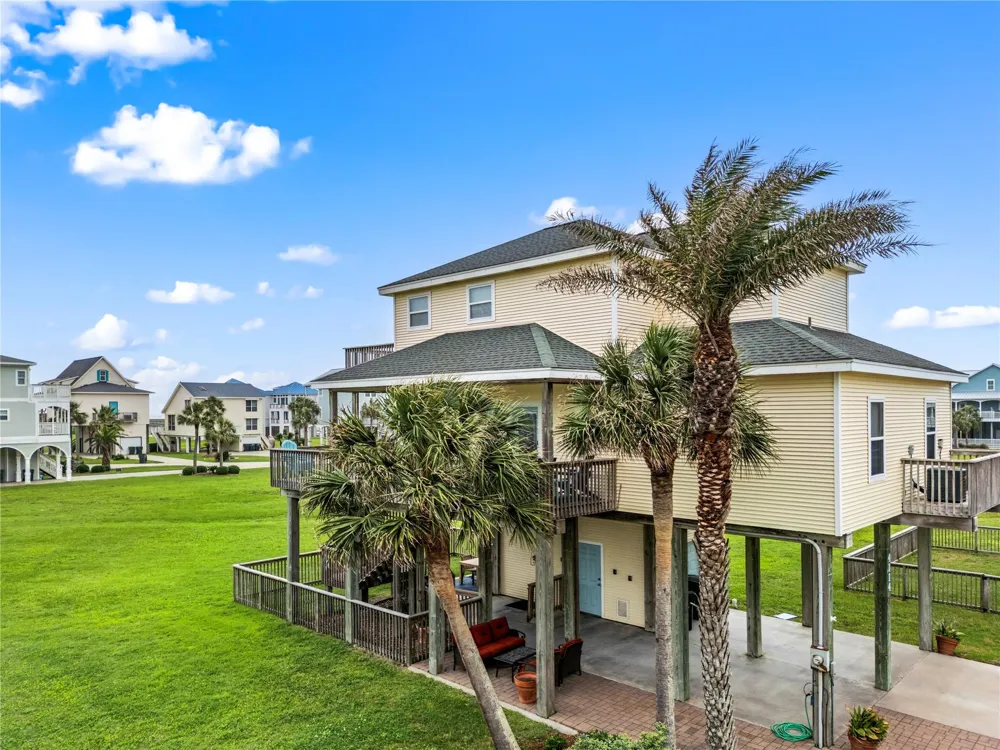 4114 Courageous Lane Galveston, TX 77554