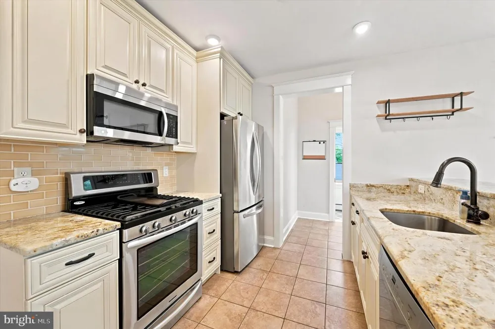 622 COUNTRY CLUB LANE Havertown, PA 19083