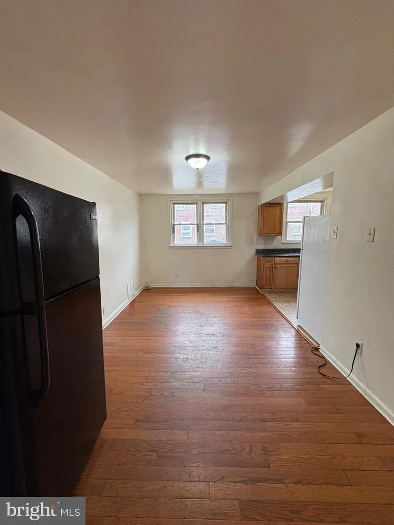 2112 LONGSHORE AVENUE Philadelphia, PA 19149