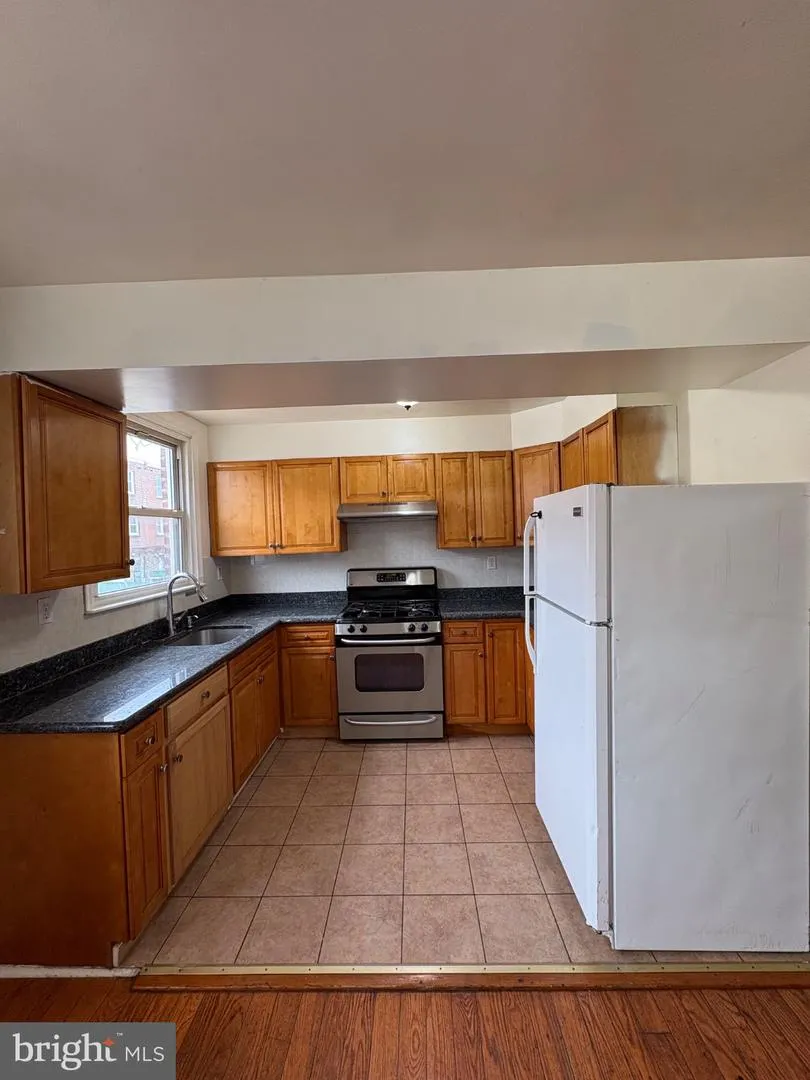 2112 LONGSHORE AVENUE Philadelphia, PA 19149