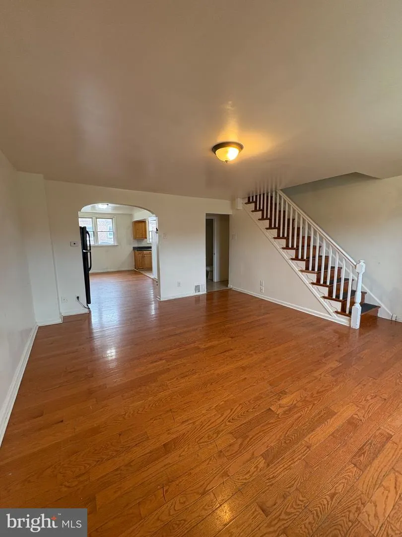 2112 LONGSHORE AVENUE Philadelphia, PA 19149