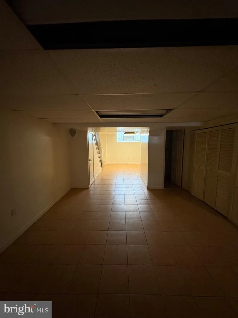 2112 LONGSHORE AVENUE Philadelphia, PA 19149