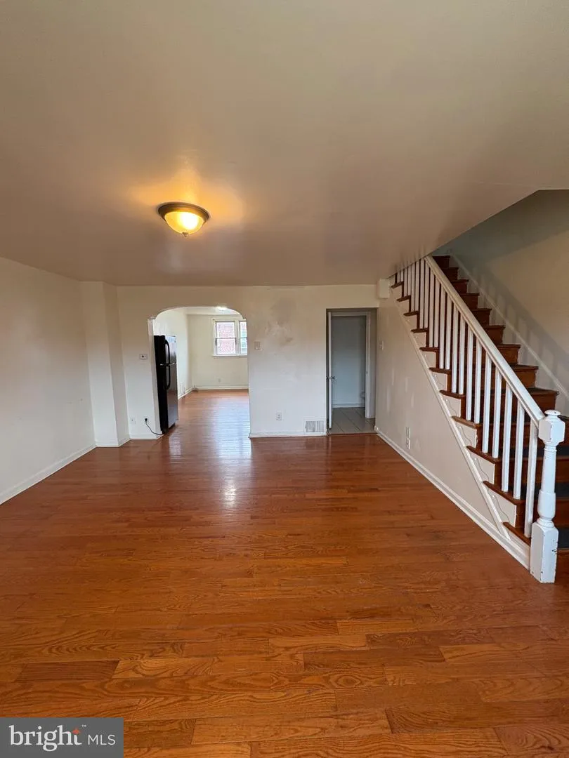 2112 LONGSHORE AVENUE Philadelphia, PA 19149